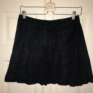 Alice and Olivia Lee Suede Mini Skirt Size 6